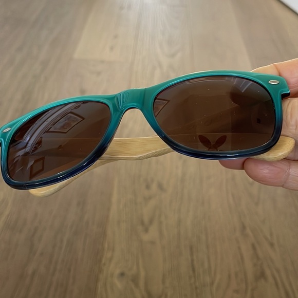 Venice Beach CaliSons turquoise and bamboo Sun glasses - Picture 9 of 9